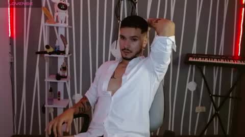 Snapshot of santti_torres chatting on 01.23.25 Santy Torres online show from 01.23.25