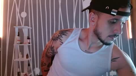 Snapshot of santti_torres chatting on 02.26.25 Santy Torres online show from 02.26.25