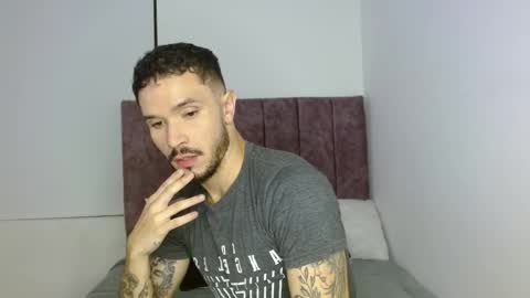 Snapshot of santti_torres chatting on 02.11.26 Santy Torres online show from 02.11.26