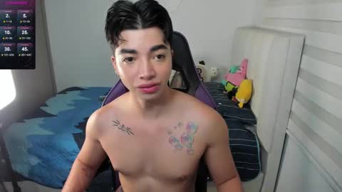 Snapshot of santy7u7 chatting on 10.03.25 Mr. Santiago online show from 10.03.25