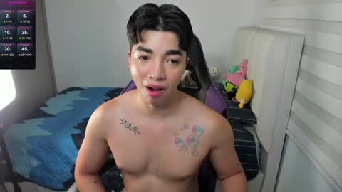 Snapshot of santy7u7 chatting on 10.04.25 Mr. Santiago online show from 10.04.25