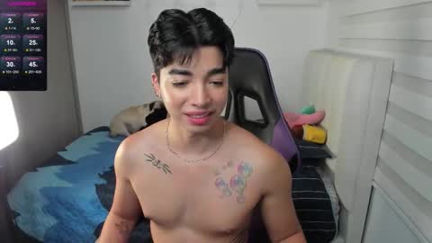 Snapshot of santy7u7 chatting on 10.18.25 Mr. Santiago online show from 10.18.25