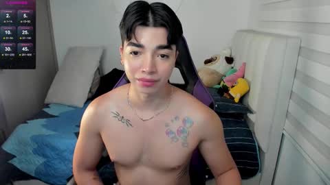 Snapshot of santy7u7 chatting on 10.26.25 Mr. Santiago online show from 10.26.25