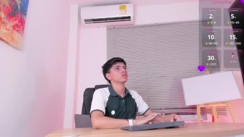 Santiago Carrington online show from 04.07.26