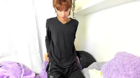 Snapshot of santy_kitty chatting on 01.07.25 kitty online show from 01.07.25