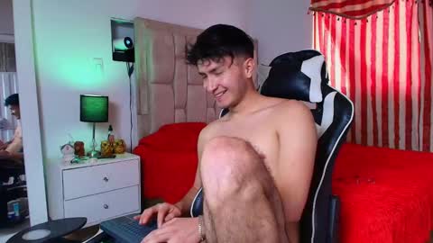 Snapshot of santyago_taylor chatting on 12.14.24 Santyago online show from 12.14.24