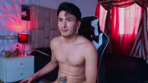 Snapshot of santyago_taylor chatting on 01.01.25 Santyago online show from 01.01.25