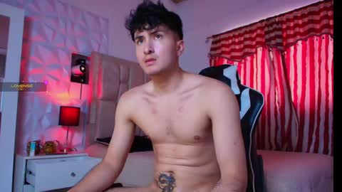 Snapshot of santyago_taylor chatting on 01.10.25 Santyago online show from 01.10.25