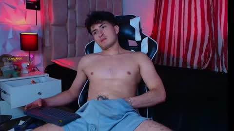 Snapshot of santyago_taylor chatting on 01.18.25 Santyago online show from 01.18.25