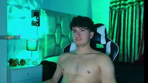 Snapshot of santyago_taylor chatting on 01.20.25 Santyago online show from 01.20.25