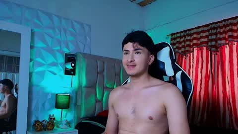 Snapshot of santyago_taylor chatting on 02.10.25 Santyago online show from 02.10.25