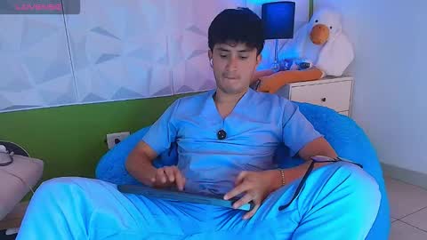 Snapshot of santyago_taylor chatting on 09.12.25 Santyago online show from 09.12.25