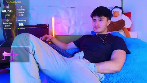 Snapshot of santyago_taylor chatting on 09.25.25 Santyago online show from 09.25.25