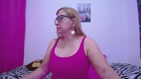Snapshot of sara211 chatting on 12.30.24 sara online show from 12.30.24