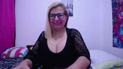 Snapshot of sara211 chatting on 02.18.25 sara online show from 02.18.25
