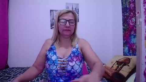 Snapshot of sara211 chatting on 02.19.25 sara online show from 02.19.25