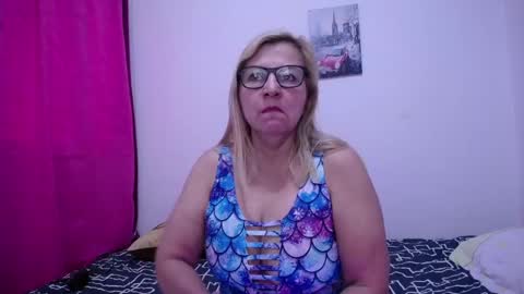 Snapshot of sara211 chatting on 02.24.25 sara online show from 02.24.25