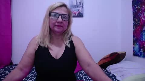 Snapshot of sara211 chatting on 02.24.25 sara online show from 02.24.25