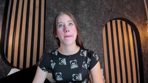sara__jones_ online show from 12.26.24