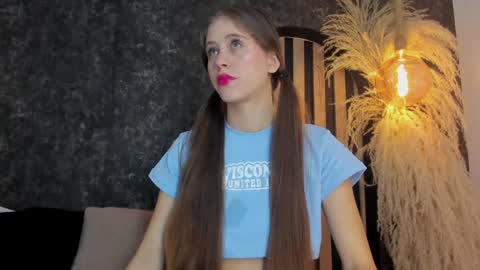 sara__jones_ online show from 01.12.25