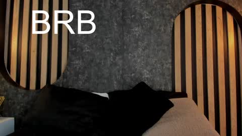 sara__jones_ online show from 01.15.25
