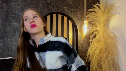 sara__jones_ online show from 01.15.25