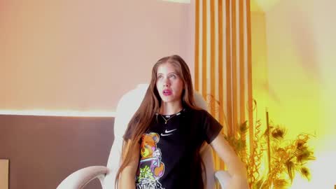 sara__jones_ online show from 02.07.25