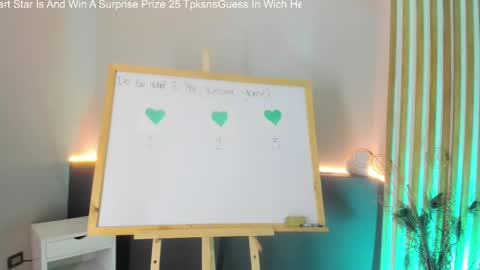 sara__jones_ online show from 02.13.25