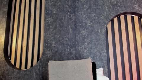 sara__jones_ online show from 02.16.25