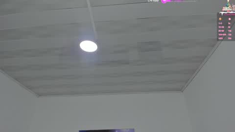 Snapshot of sara_allenx chatting on 12.29.24 sara allenx online show from 12.29.24