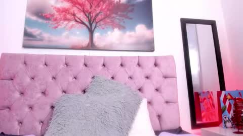 SARA ARIAS  online show from 12.07.24