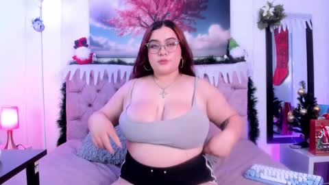 SARA ARIAS  online show from 12.17.24