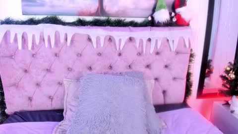 SARA ARIAS  online show from 12.27.24