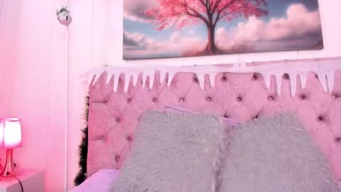 SARA ARIAS  online show from 12.28.24