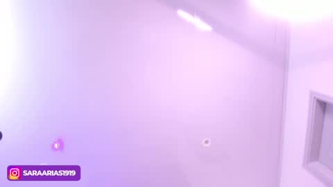 SARA ARIAS  online show from 01.22.25