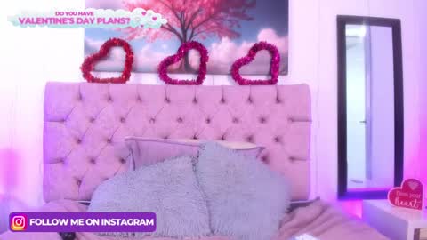 SARA ARIAS  online show from 02.03.25