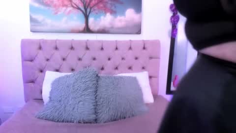 SARA ARIAS  online show from 03.07.25