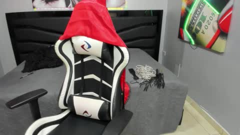 Snapshot of sara_bdsm chatting on 10.18.25 sara_bdsm online show from 10.18.25