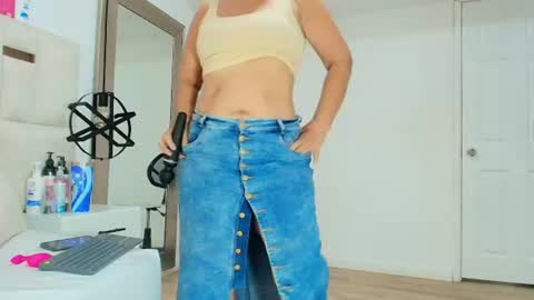 Snapshot of sara_bigass__ chatting on 06.26.26 sara online show from 06.26.26