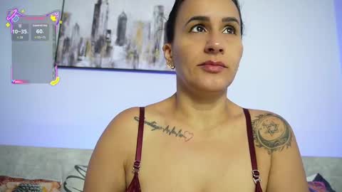 Snapshot of sara_charmy chatting on 09.22.25 online show from 09.22.25