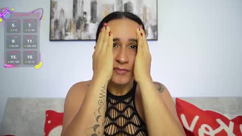 Snapshot of sara_charmy chatting on 10.11.25 online show from 10.11.25