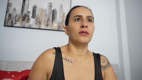 Snapshot of sara_charmy chatting on 10.13.25 online show from 10.13.25