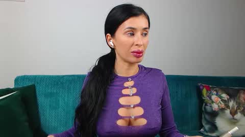 Im Sara I am happy to be here  online show from 02.13.26