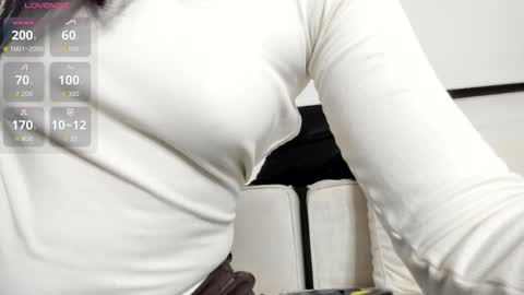 Snapshot of sara_evans01 chatting on 01.09.26 sara online show from 01.09.26