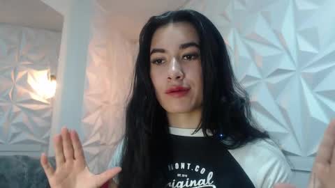 Snapshot of sara_hoffman_4 chatting on 05.23.26 Sara online show from 05.23.26