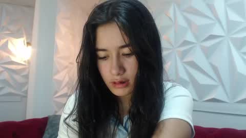 Snapshot of sara_hoffman_4 chatting on 05.26.26 Sara online show from 05.26.26