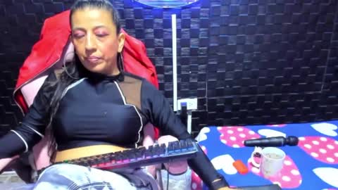 Snapshot of sara_hot_2 chatting on 03.07.25 no limits sarah online show from 03.07.25