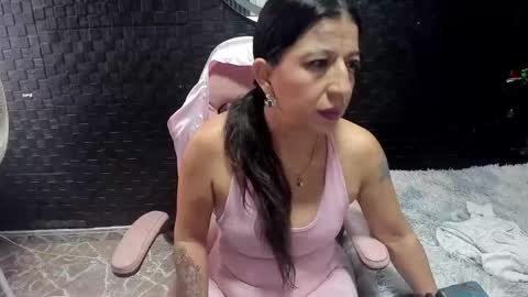 no limits sarah online show from 11.17.25