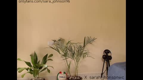 sara_johnson__ online show from 12.12.24