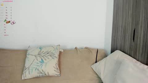 Sara  new account  give me thomb up  Follow me   help me reach 15k followers again   online show from 02.09.25